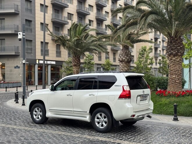 Toyota Land Cruiser Prado-3