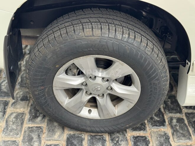 Toyota Land Cruiser Prado-11