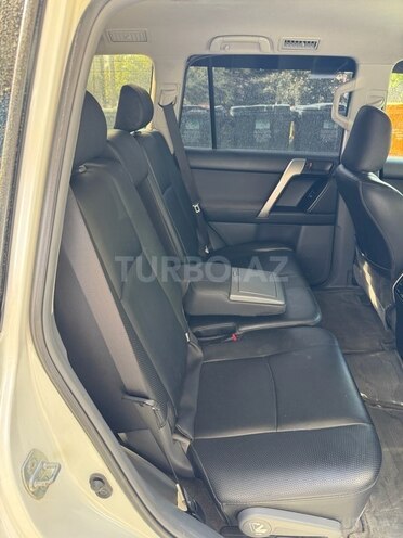 Toyota Land Cruiser Prado-15