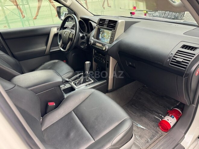 Toyota Land Cruiser Prado-12