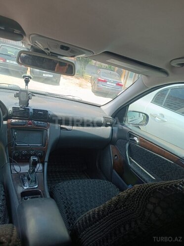 Mercedes C 240-10