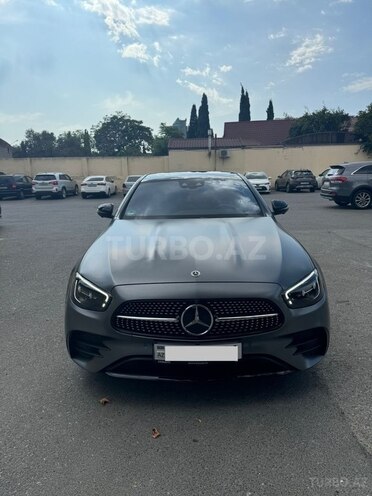 Mercedes E 300 de-1