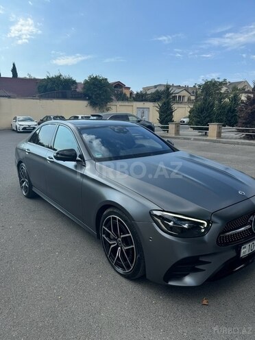 Mercedes E 300 de-5