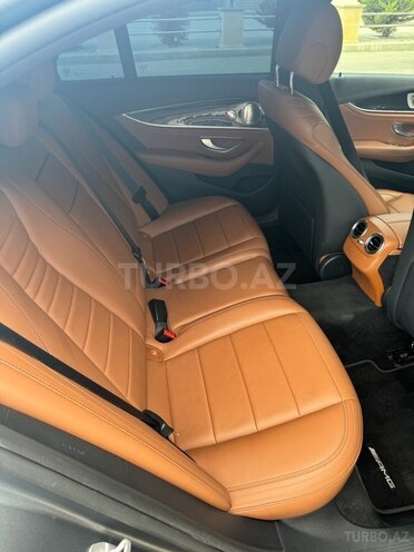 Mercedes E 300 de-8
