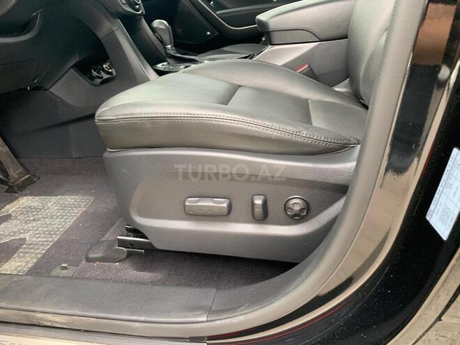 Hyundai Santa Fe-12