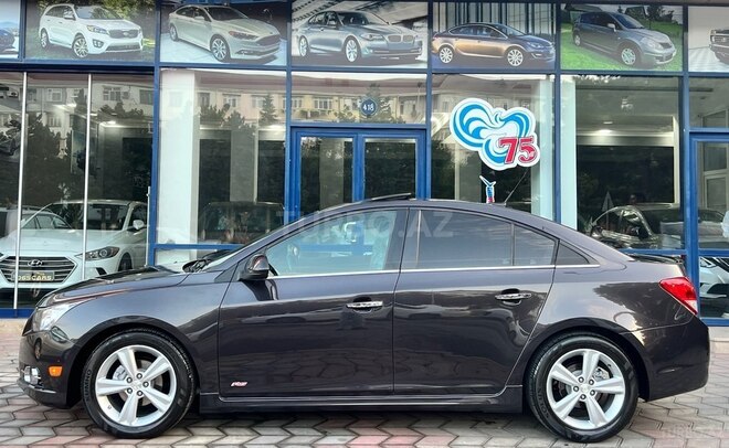 Chevrolet Cruze-13