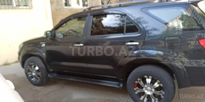 Toyota Fortuner-4