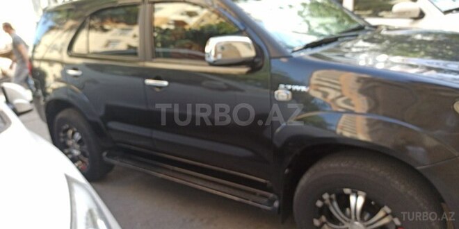 Toyota Fortuner-5