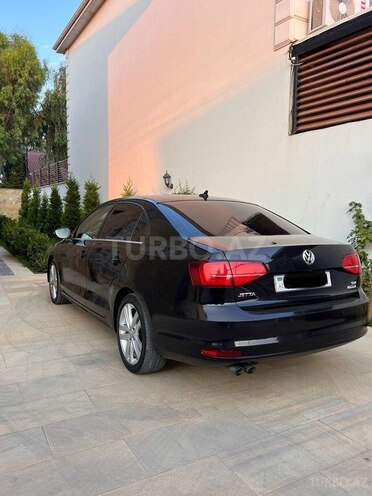 Volkswagen Jetta-4