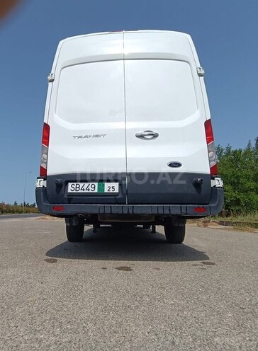 Ford Transit-5