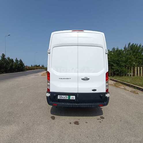 Ford Transit-6