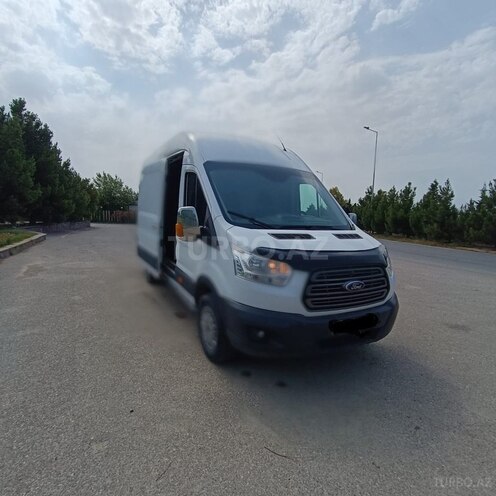 Ford Transit-8