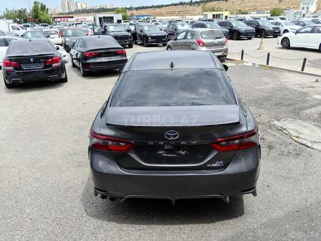 Toyota Camry-5