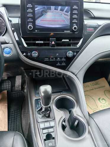 Toyota Camry-15