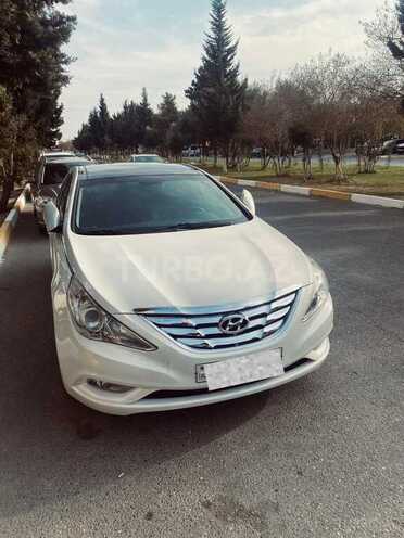 Hyundai Sonata-4