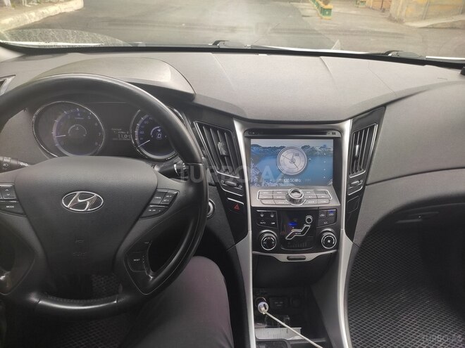 Hyundai Sonata-6