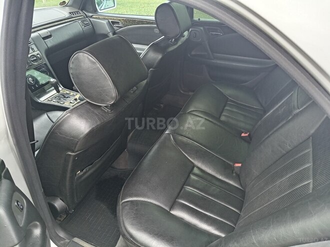 Mercedes E 240 1998, 435,000 km - 2.4 l - Salyan