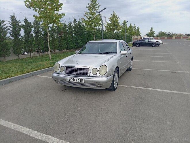 Mercedes E 240 1998, 435,000 km - 2.4 l - Salyan