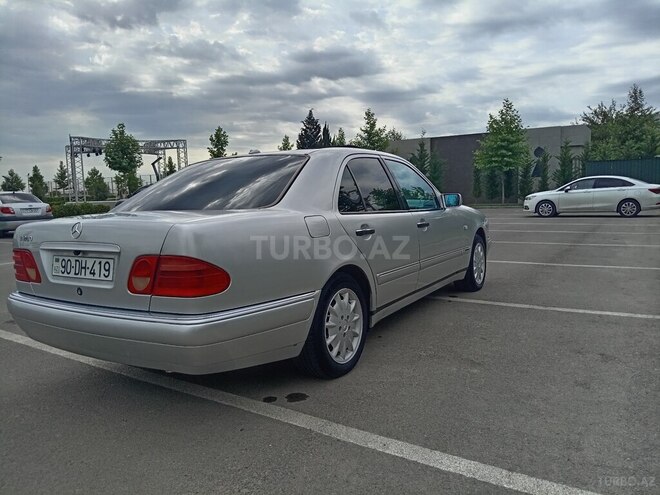 Mercedes E 240 1998, 435,000 km - 2.4 l - Salyan