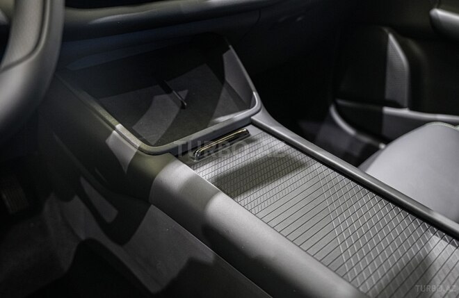 Lynk & Co 06-20