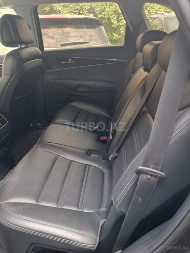 Kia Sorento-9