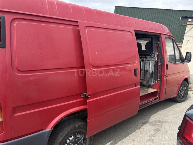 Ford Transit-5