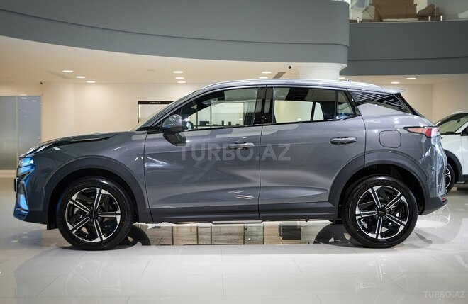 Lynk & Co 06-10