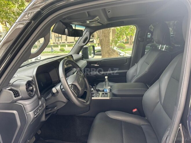 Toyota Land Cruiser Prado-5