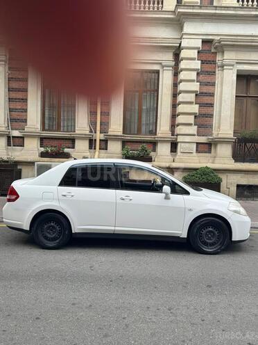 Nissan Tiida-8