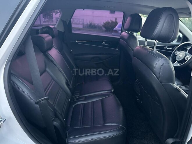 Kia Sorento-12