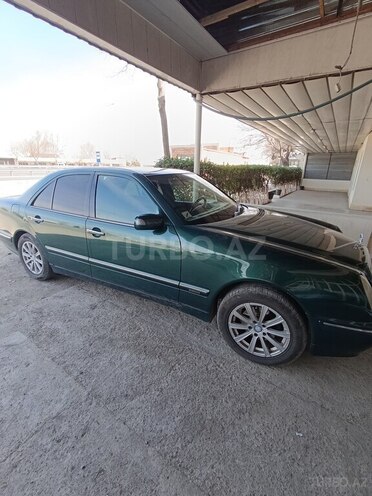Mercedes E 240 1999, 248,000 km - 2.4 л - Gəncə