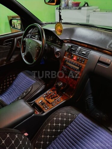 Mercedes E 240 1999, 248,000 km - 2.4 л - Gəncə