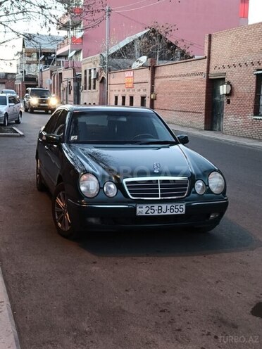 Mercedes E 240 1999, 248,000 km - 2.4 л - Gəncə