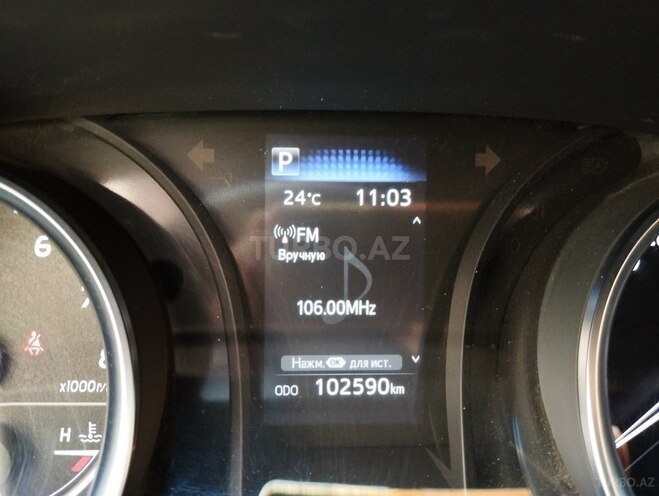 Toyota Camry-15
