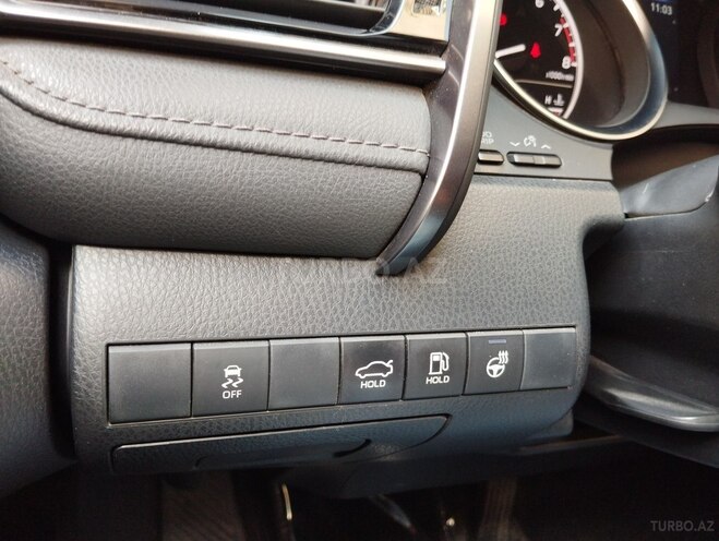 Toyota Camry-14