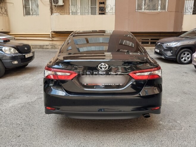 Toyota Camry-5