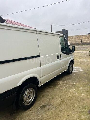 Ford Transit-8