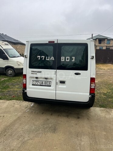 Ford Transit-4