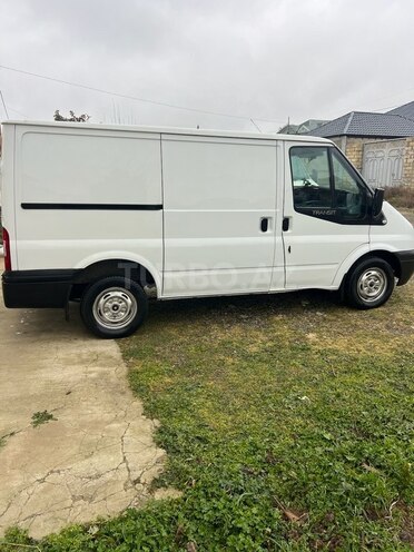 Ford Transit-3