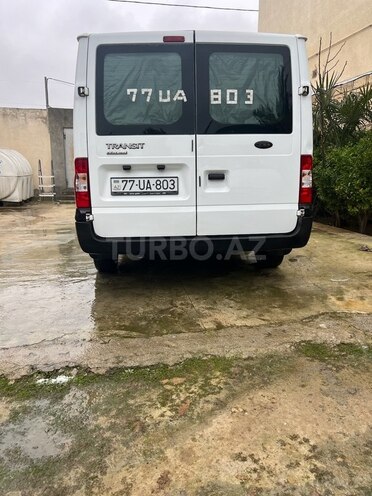 Ford Transit-13