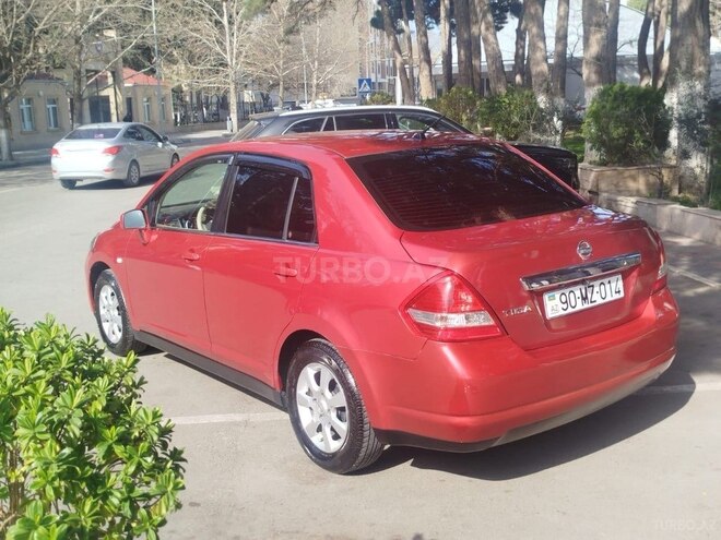 Nissan Tiida-10
