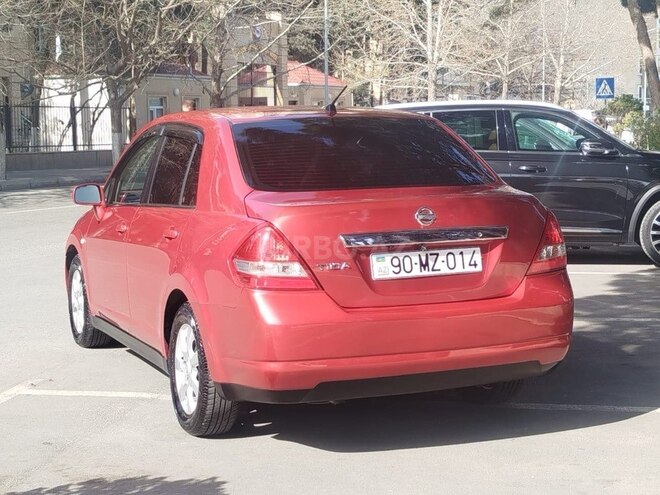Nissan Tiida-2