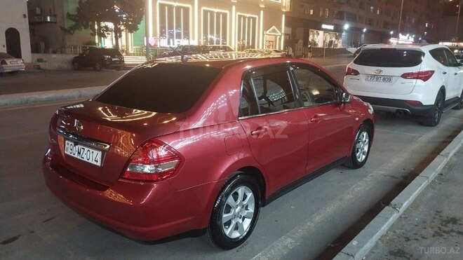 Nissan Tiida-15