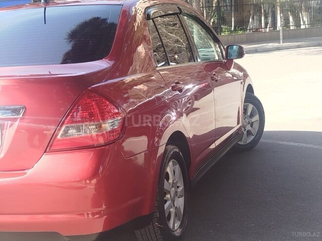 Nissan Tiida-6
