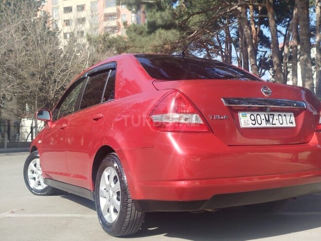 Nissan Tiida-17