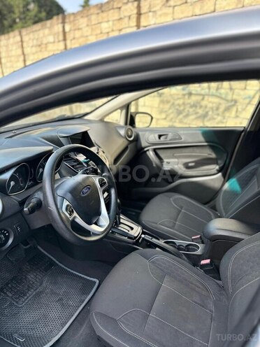 Ford Fiesta 2019, 120,000 km - 1.6 l - Bakı