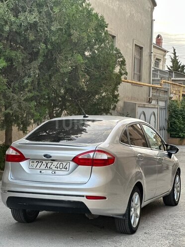 Ford Fiesta 2019, 120,000 km - 1.6 l - Bakı