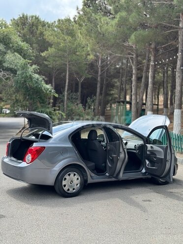 Chevrolet Aveo-8