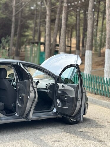 Chevrolet Aveo-10