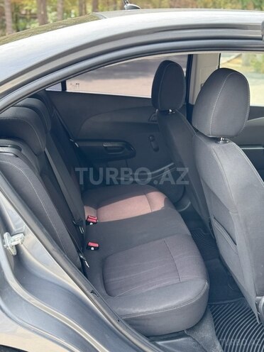 Chevrolet Aveo-12
